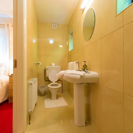 Aisleigh בית הארחה